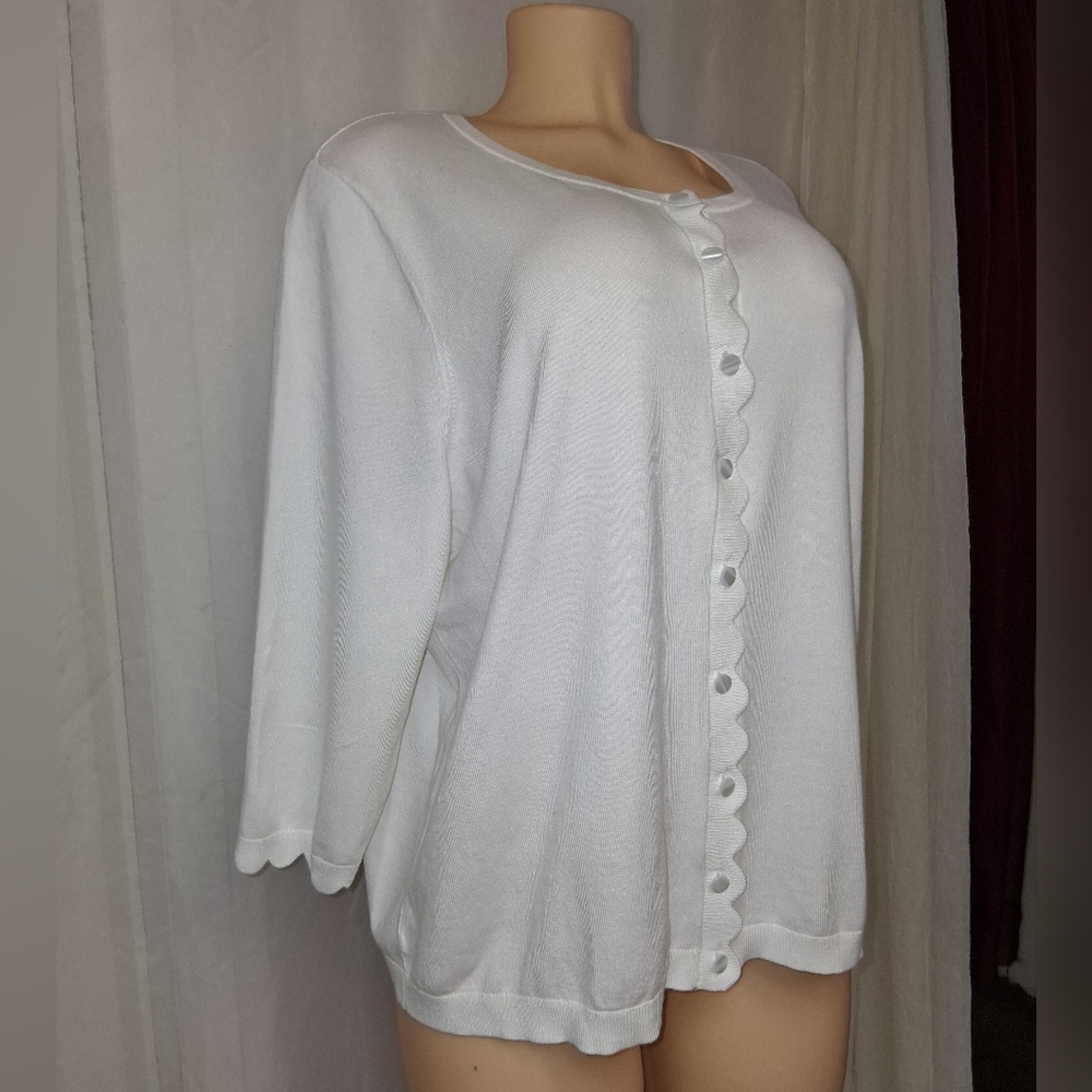 Talbots Plus Petite Women Size 2XP White Scalloped Button-Down Shirt - Picture 12 of 16